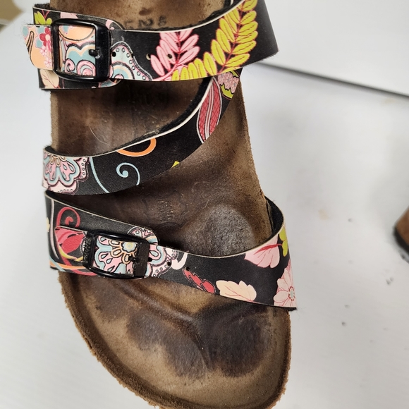 Birki's Floral and Leaf Print Adjustable Cross Strap Sandal Size 7 - Picture 6 of 8